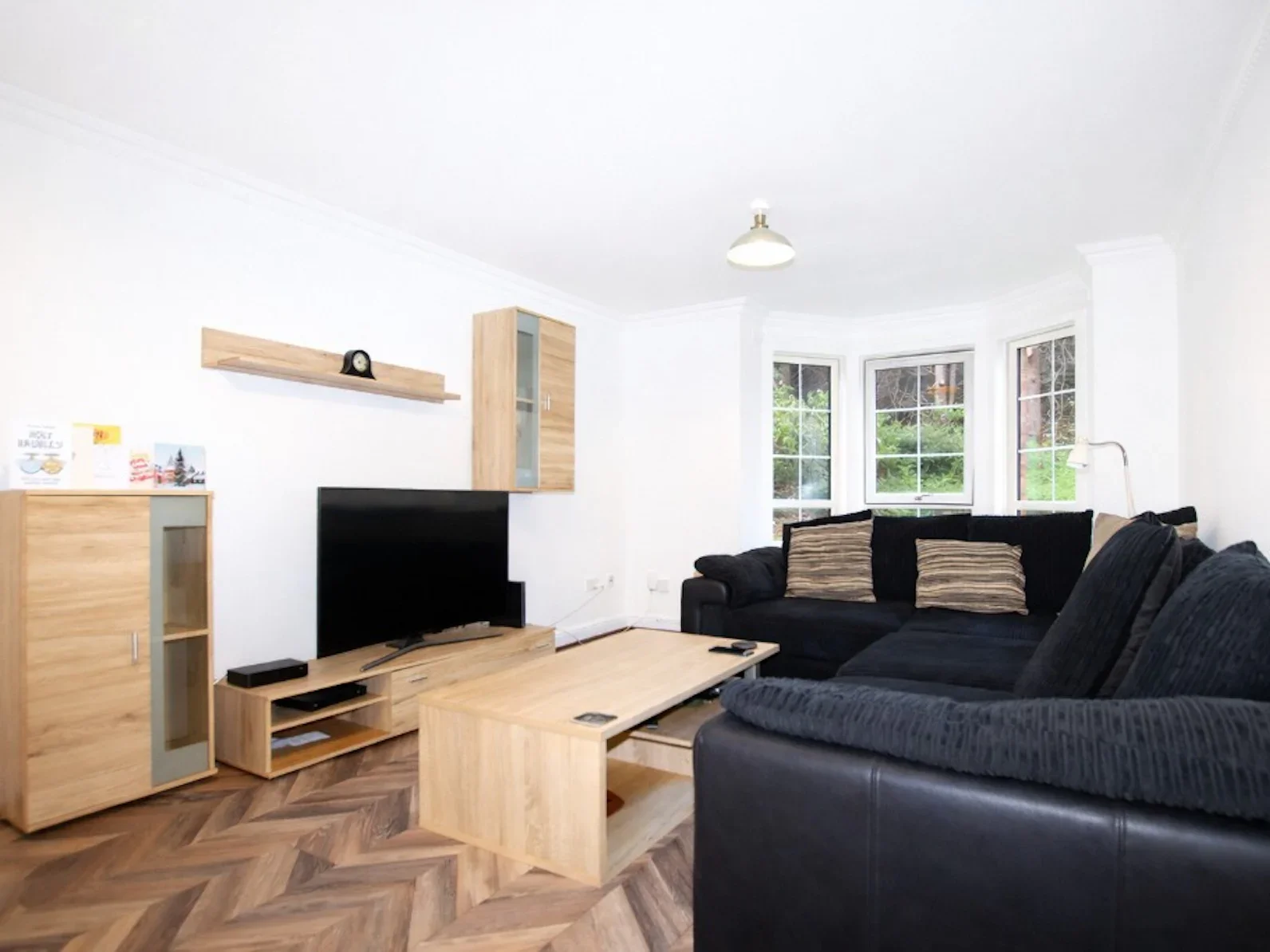 Flat Orchard Brae Avenue in City of Edinburgh