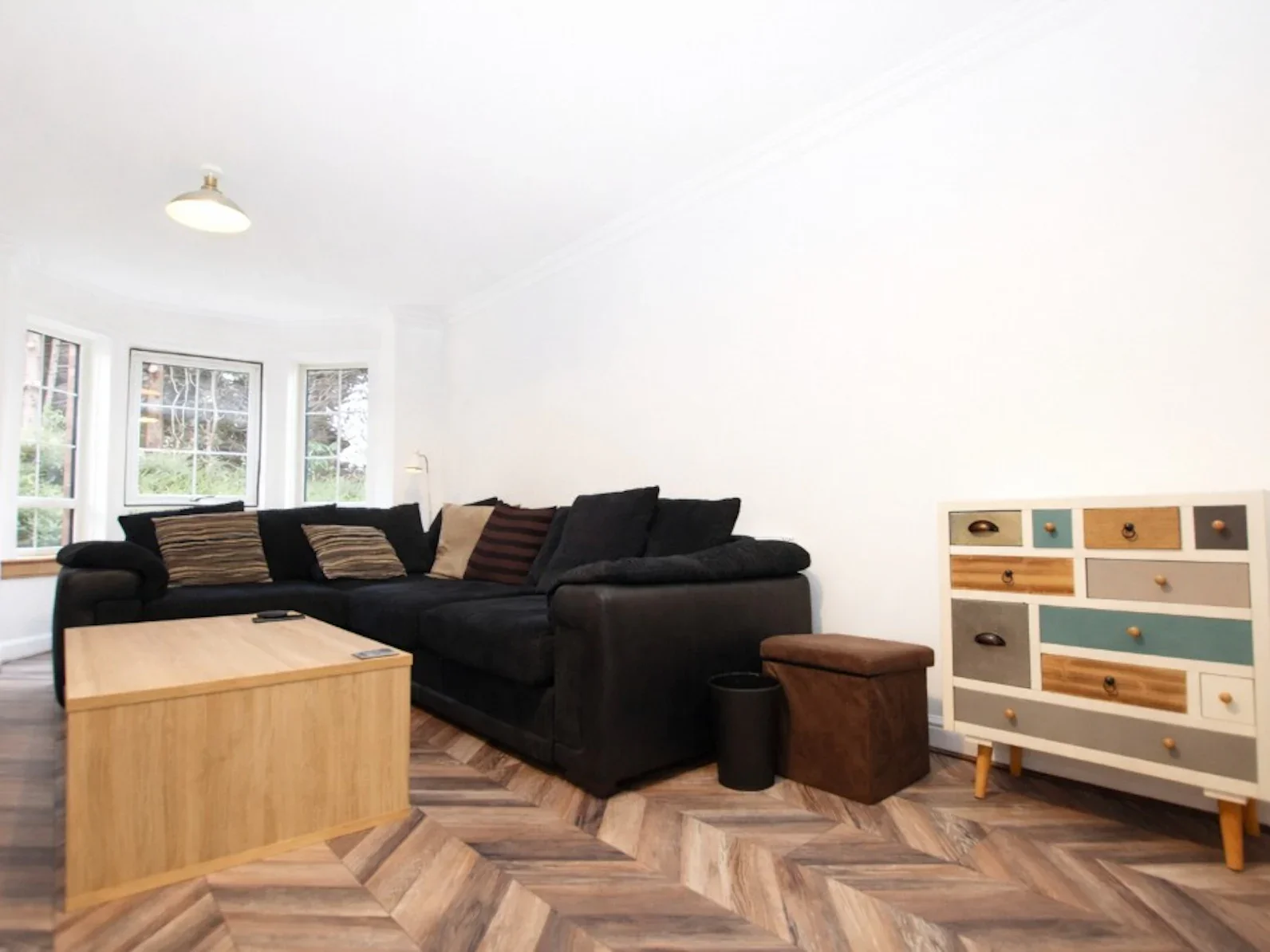 Flat Orchard Brae Avenue in City of Edinburgh