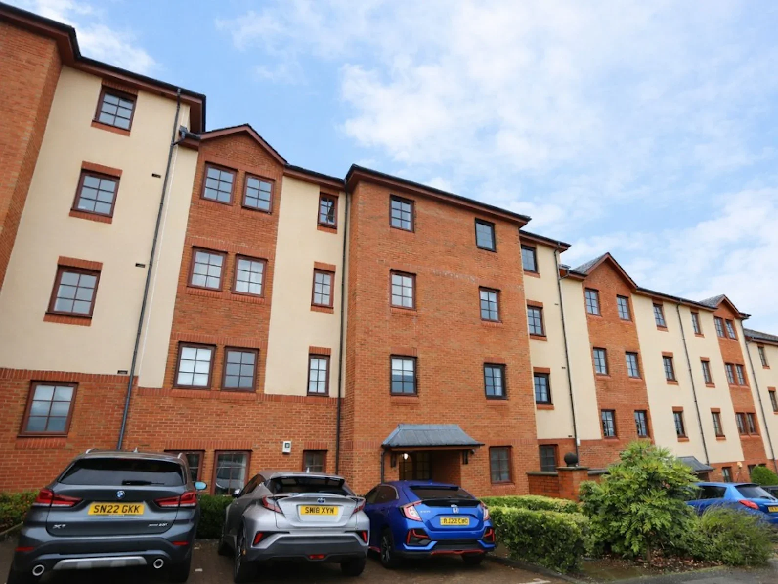 Flat Orchard Brae Avenue in City of Edinburgh