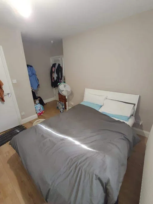 Room Arundel Road in Greater London