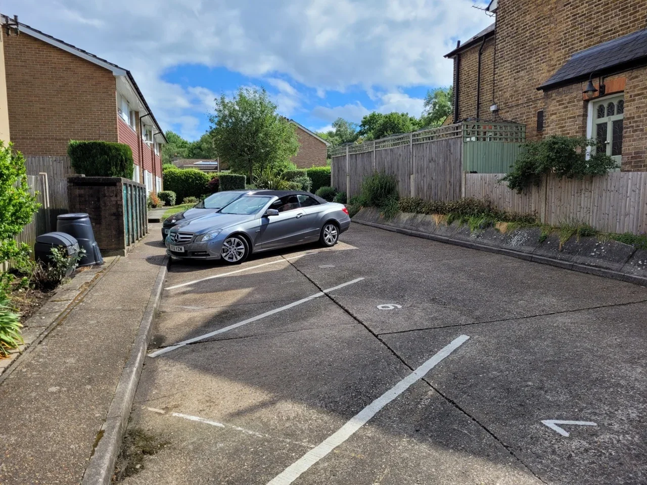 Flat Lewins Road in Epsom and Ewell
