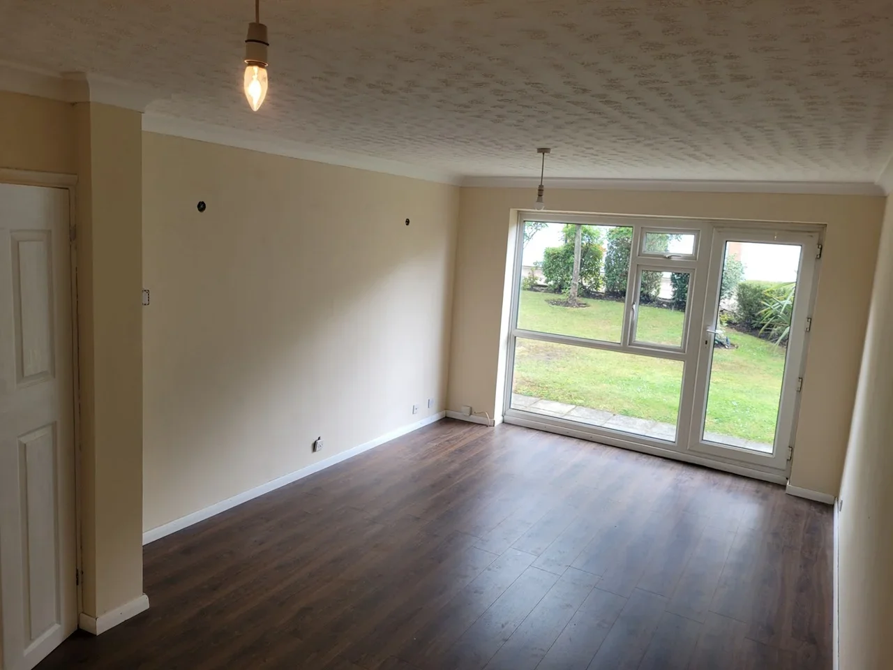 Flat Lewins Road in Epsom and Ewell