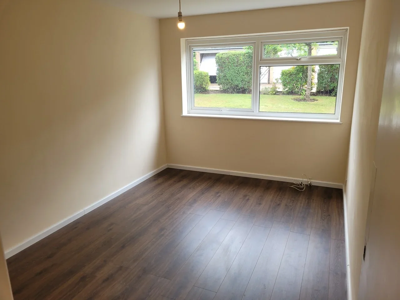 Flat Lewins Road in Epsom and Ewell