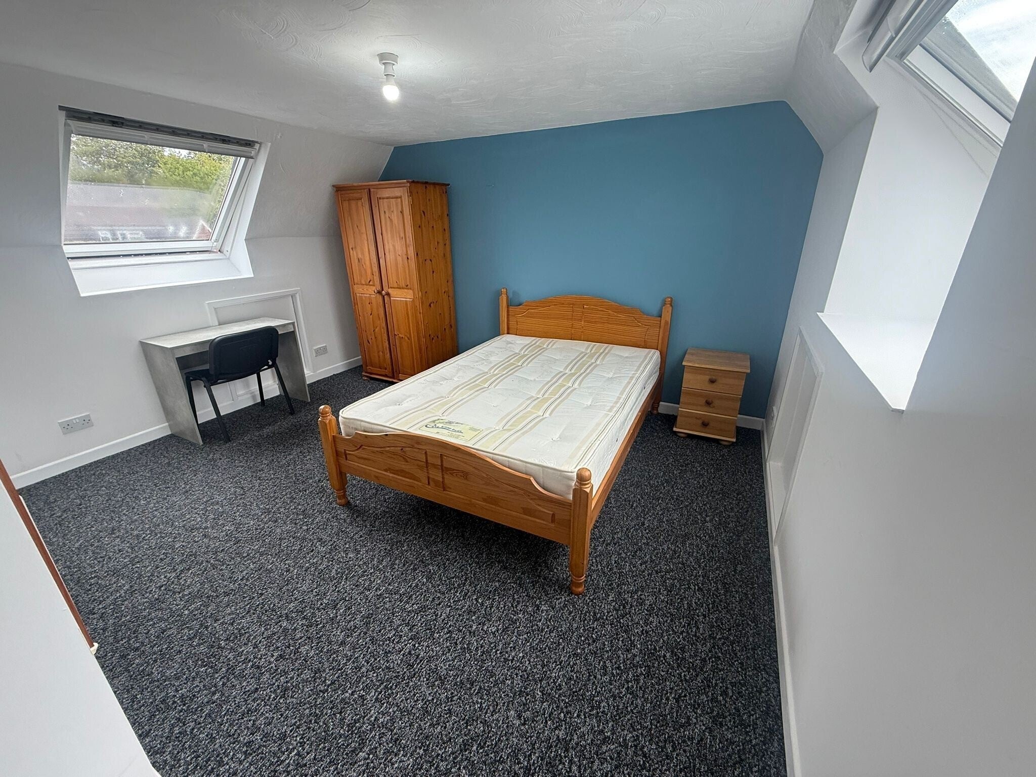 Room Charter Avenue in Coventry