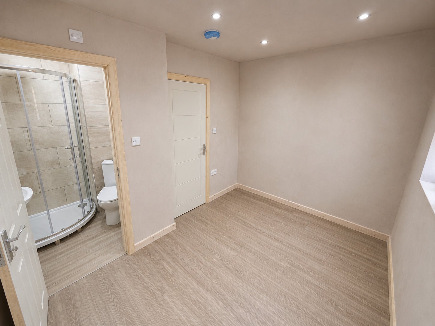 Room Charter Avenue in Coventry