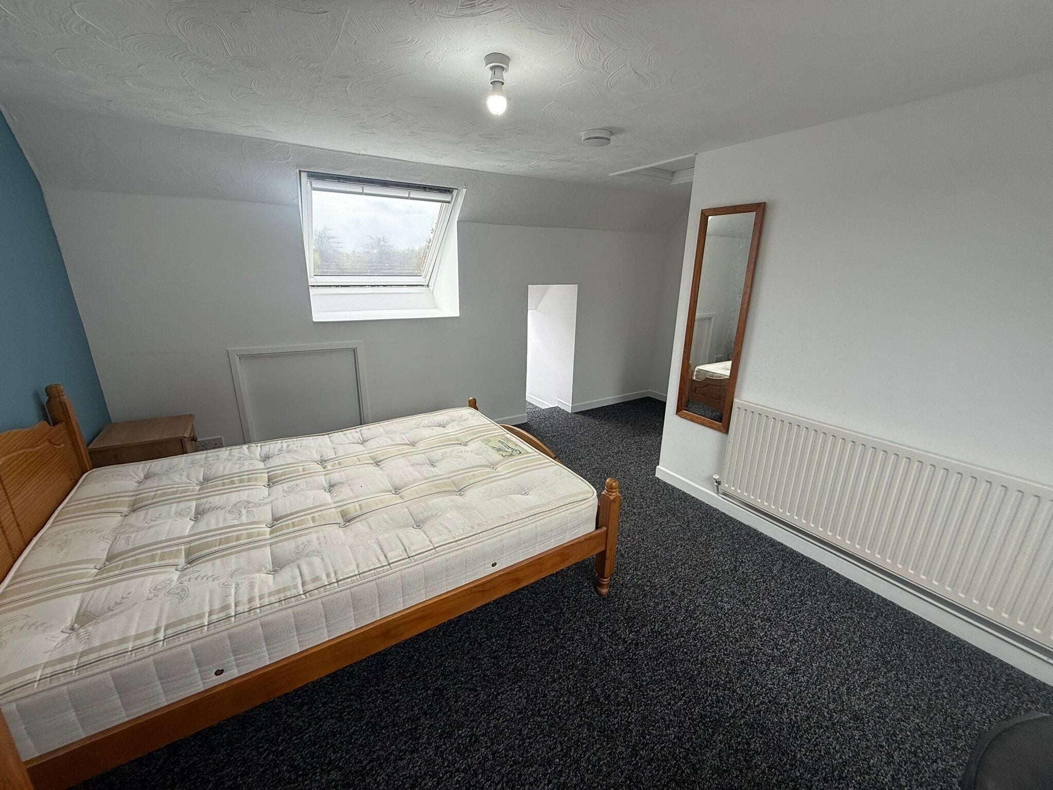 Room Charter Avenue in Coventry
