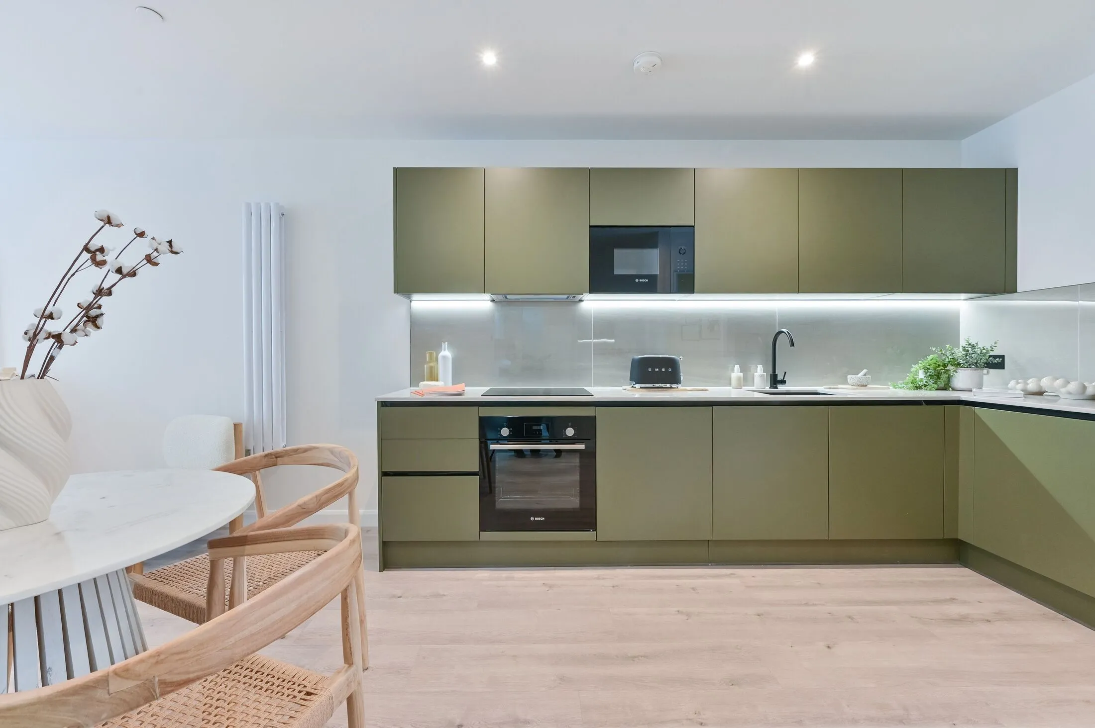 Flat Ravensbury Terrace in Greater London