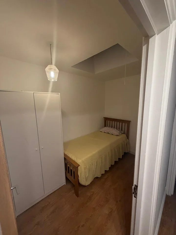 Flat Merlin Grove in Greater London