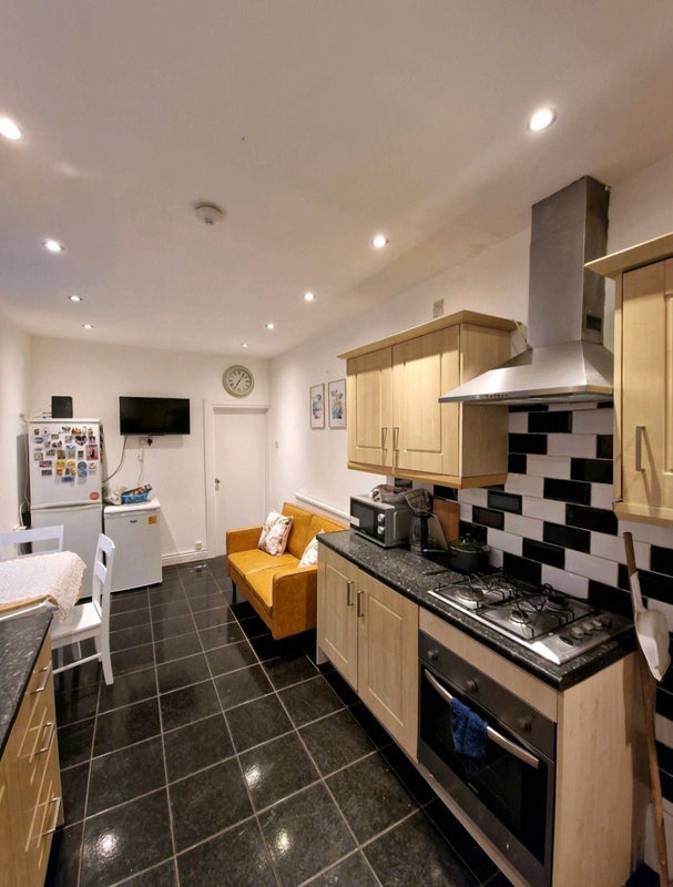 Room Mere Road in Birmingham