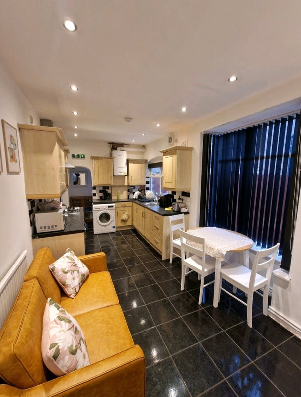 Room Mere Road in Birmingham