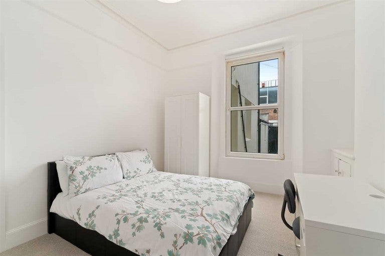 Flat Belgrave Lane in Plymouth