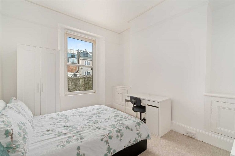 Flat Belgrave Lane in Plymouth