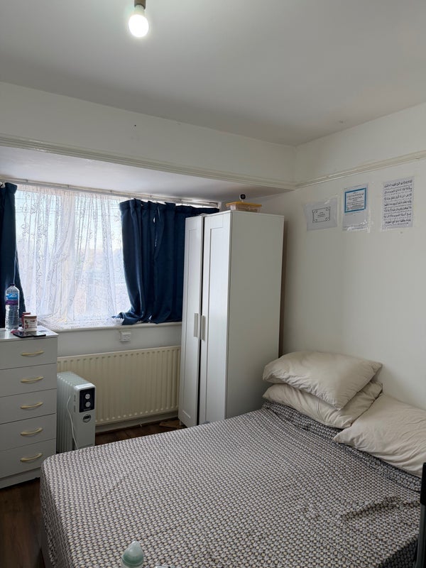 Room Sandy Lane in Greater London