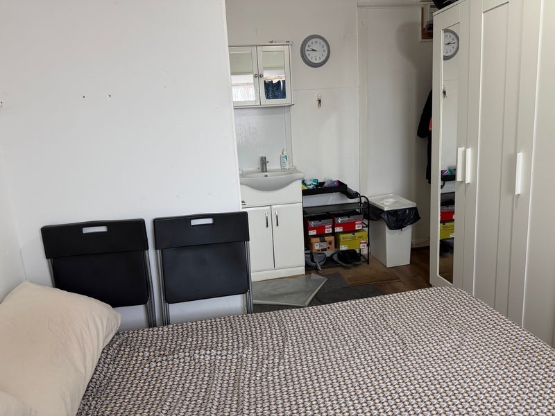 Room Sandy Lane in Greater London