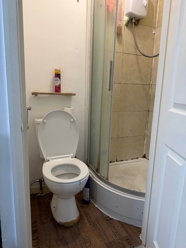 Room Sandy Lane in Greater London