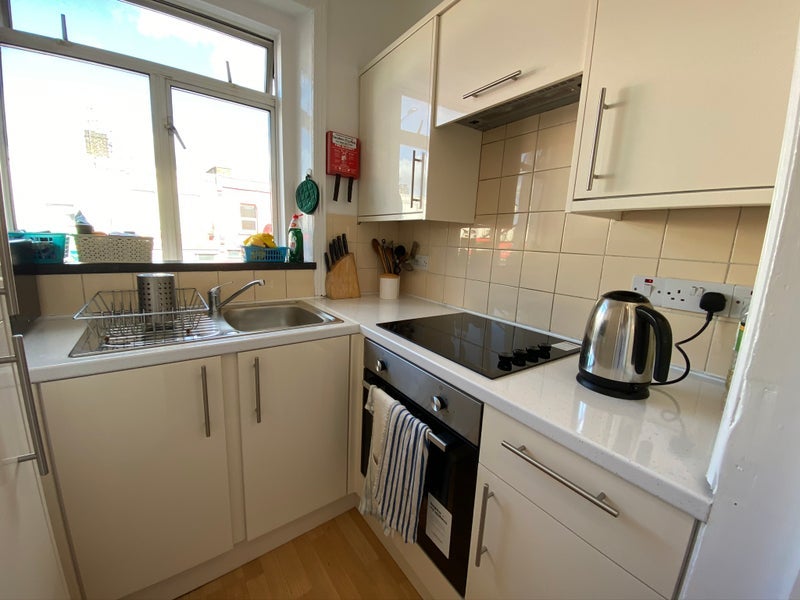 Room Harrow Road in Greater London