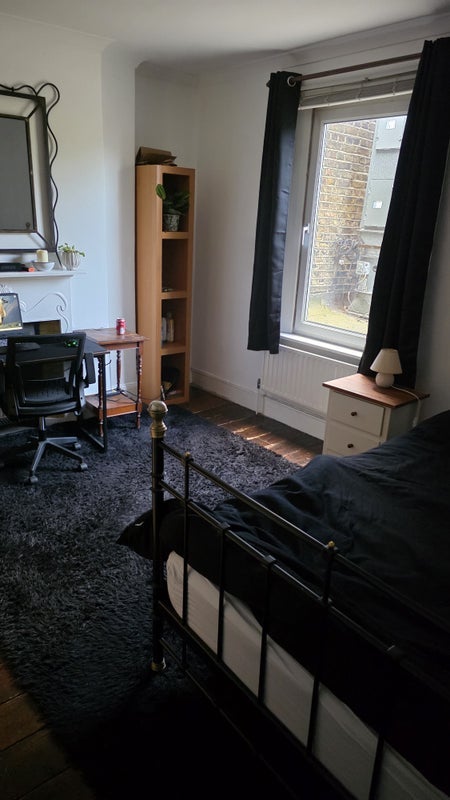 Room Harrow Road in Greater London