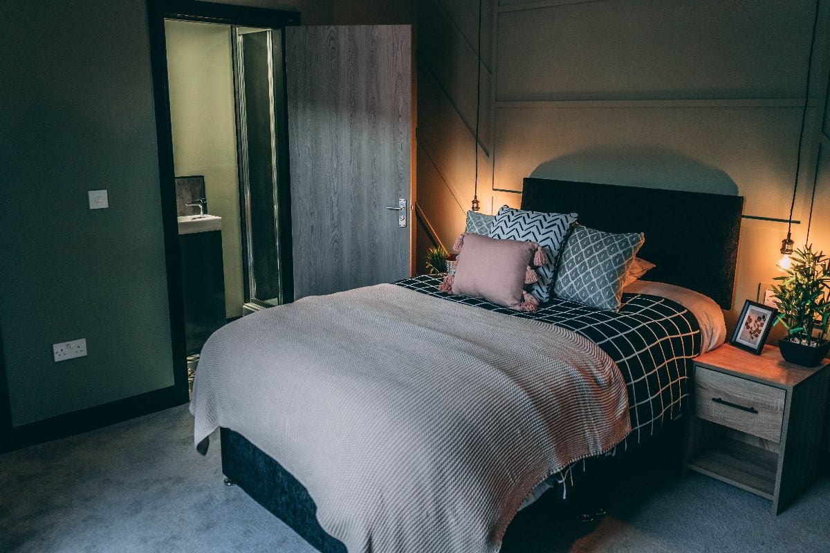 Room Weeland Road in Wakefield