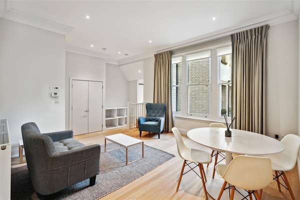 Flat Brompton Road in Greater London