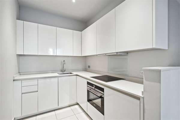 Flat Brompton Road in Greater London