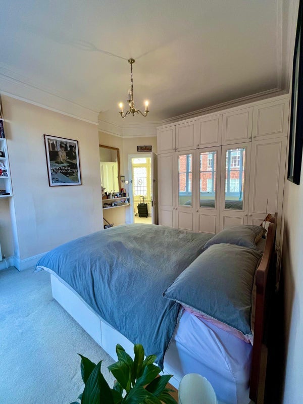 Room Kensington Court in Greater London