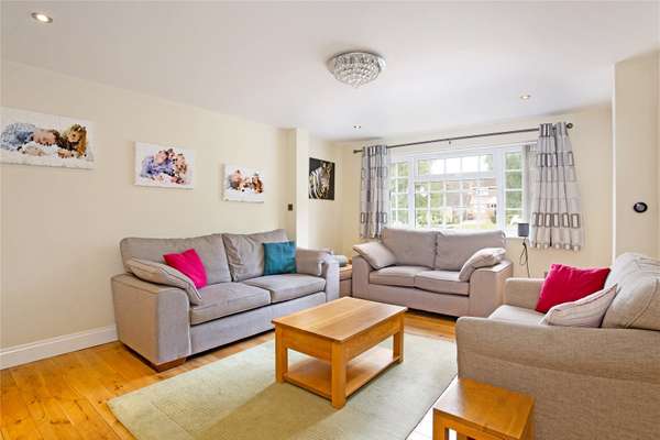House College Close in Dacorum