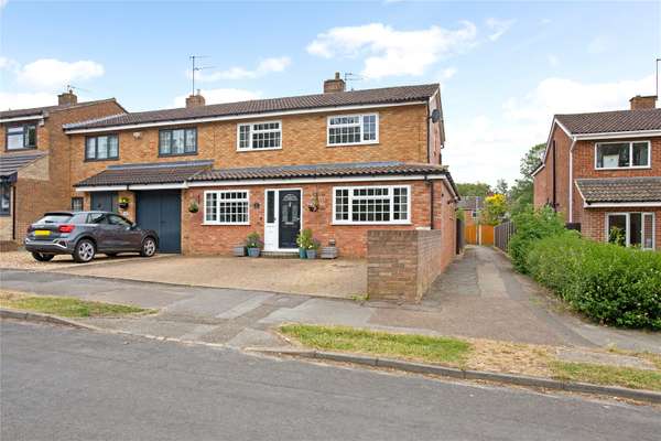 House College Close in Dacorum