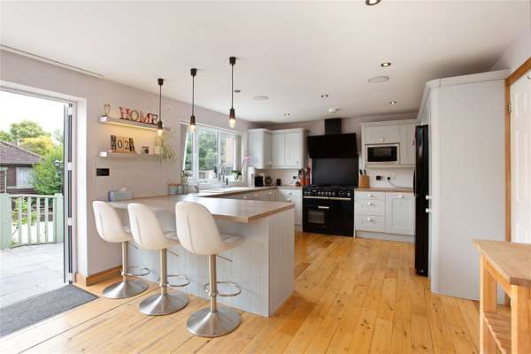 House College Close in Dacorum