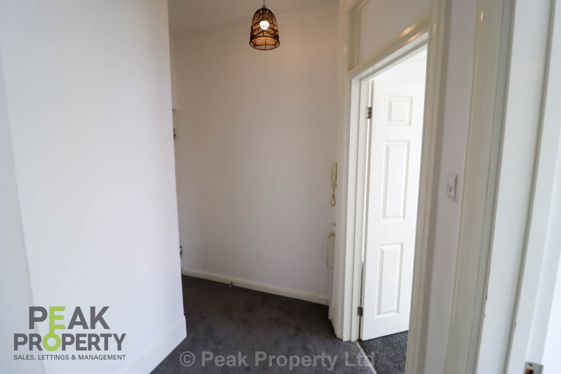 Flat Elderton Road in Southend-on-Sea