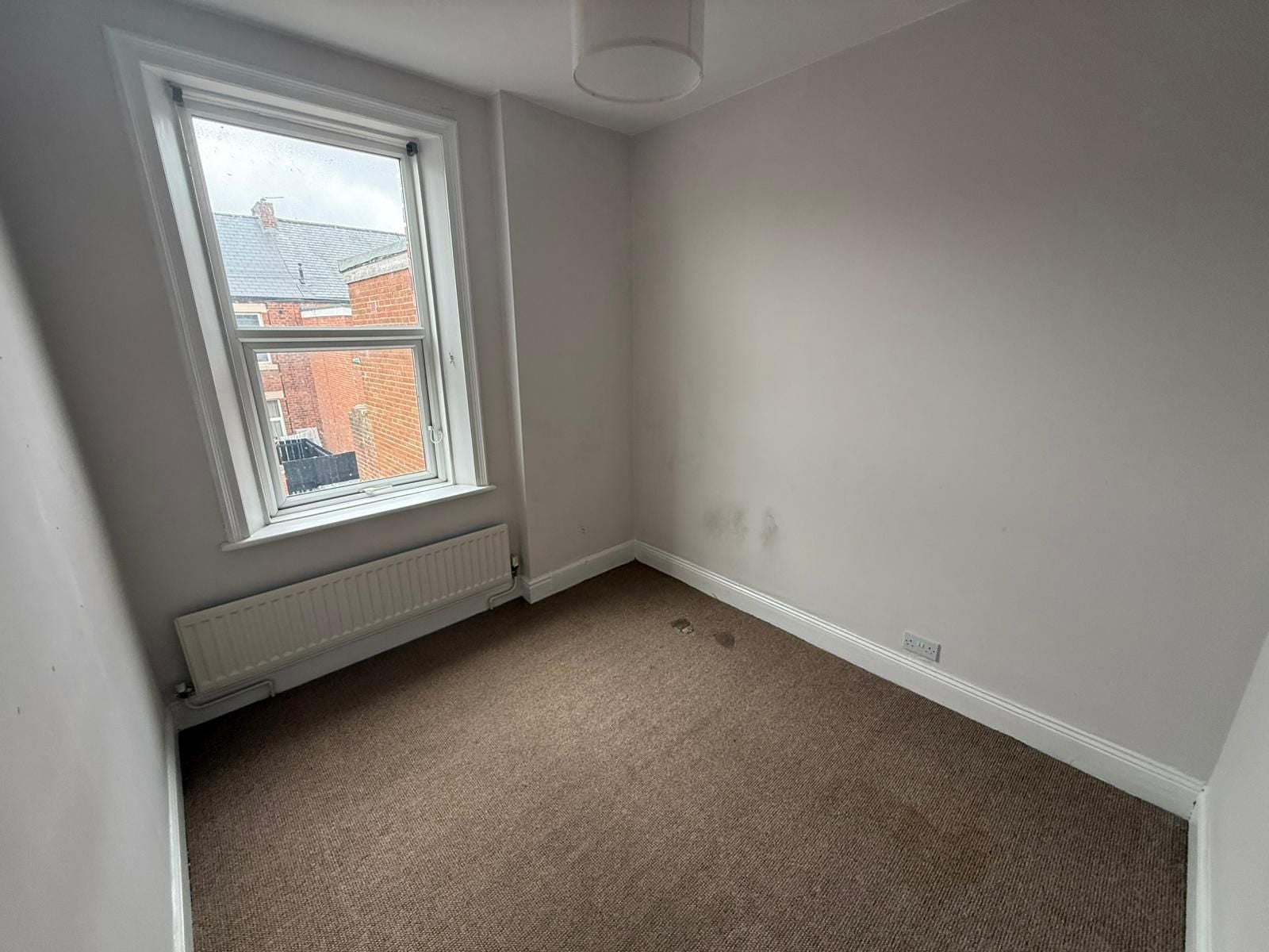Flat Croydon Road in Newcastle upon Tyne