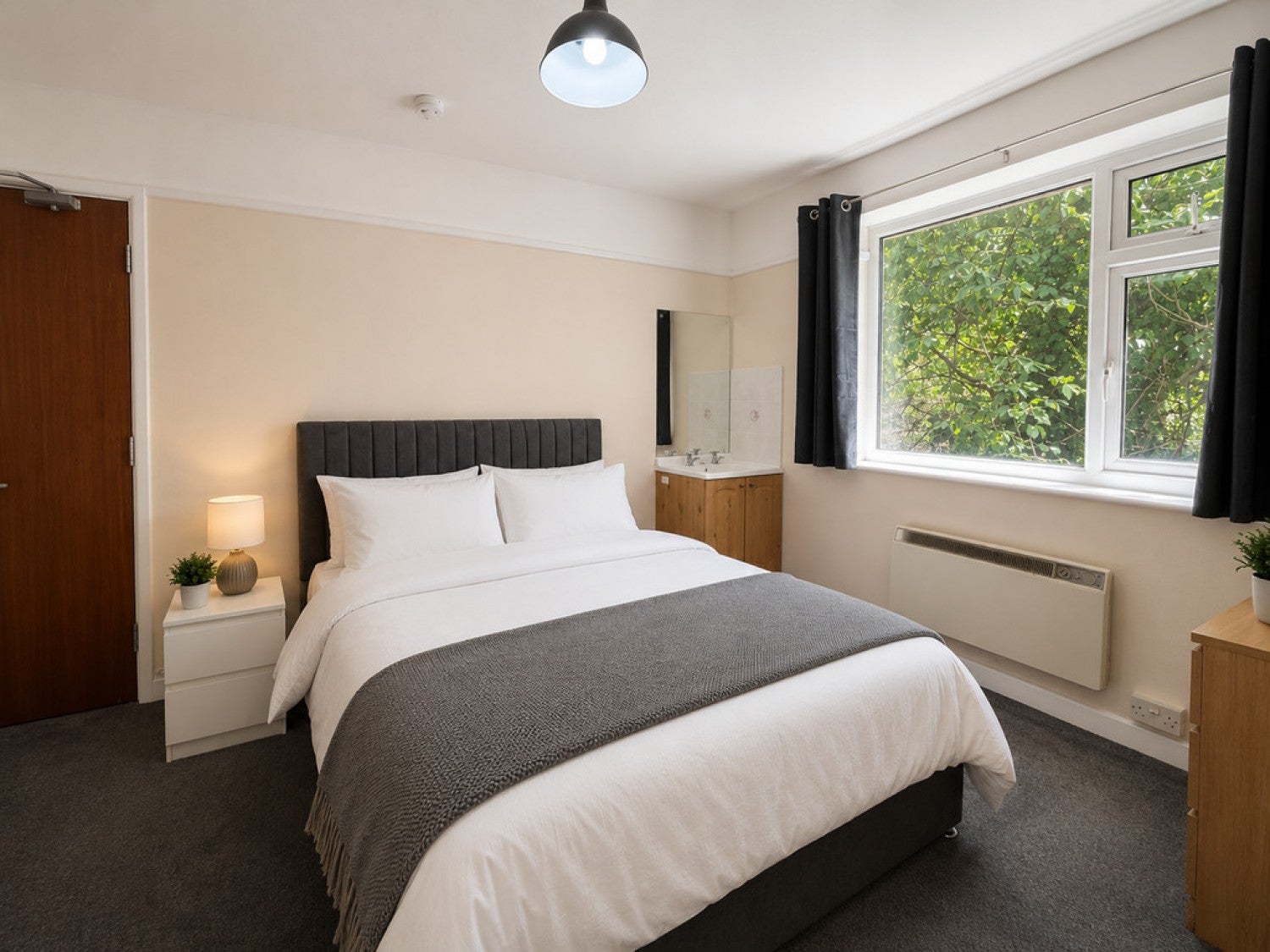 Room Seaton Road in Yeovil