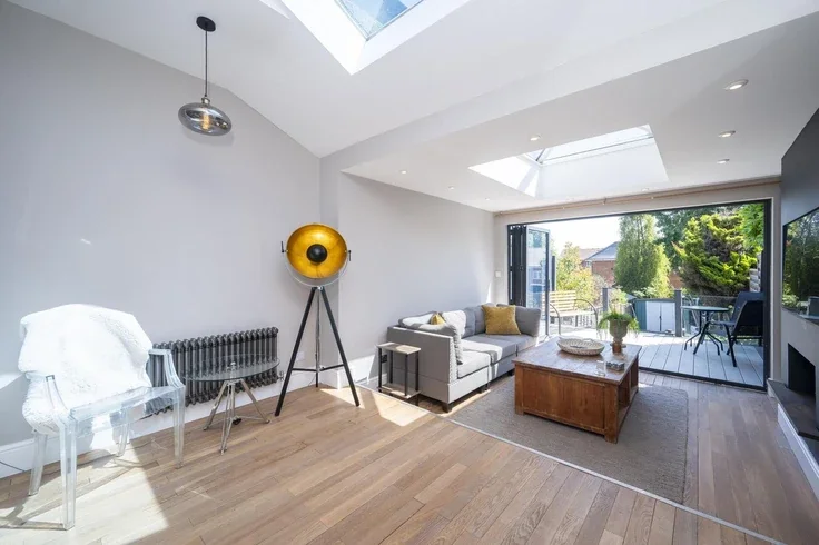 Flat Baring Road in Greater London