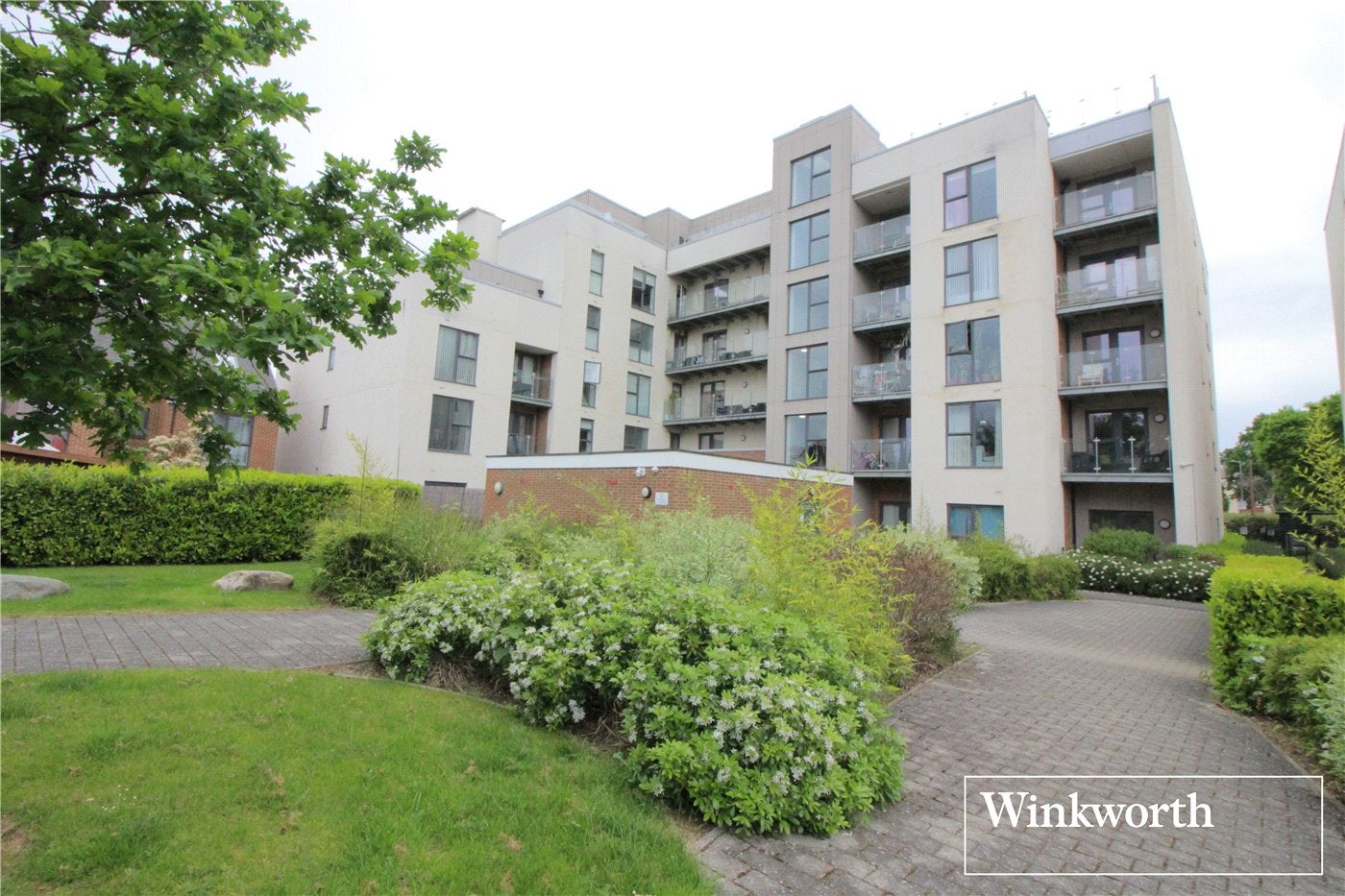 Flat Elstree Way in Hertsmere