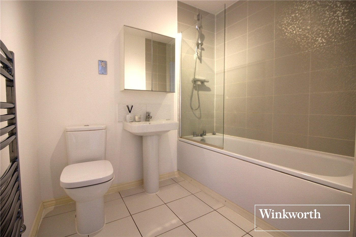 Flat Elstree Way in Hertsmere