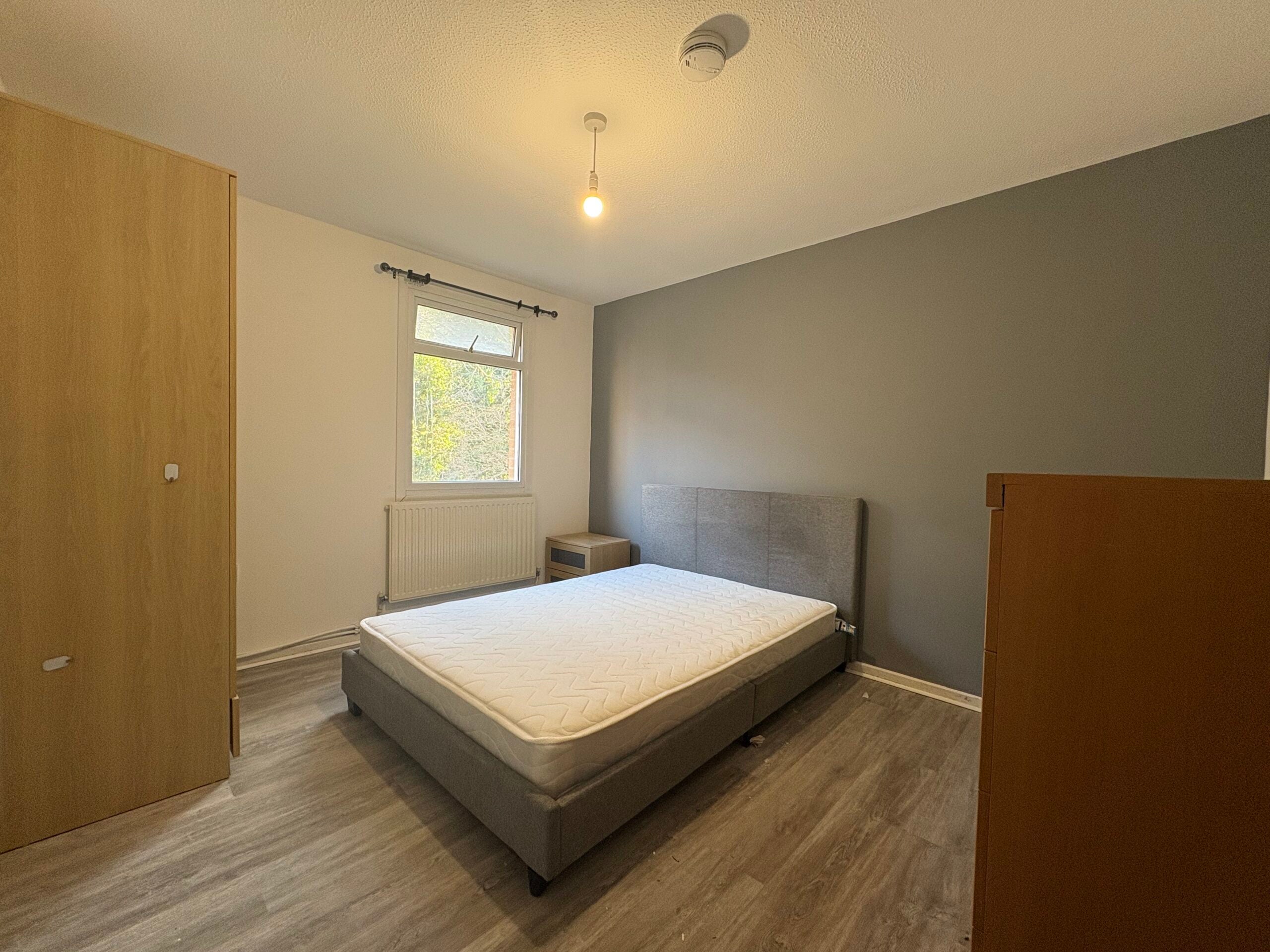 Room Manton in Peterborough