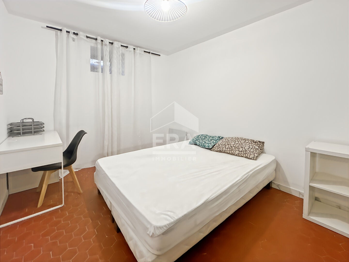 Chambre Rue des Trois Frères Carasso à Marseille