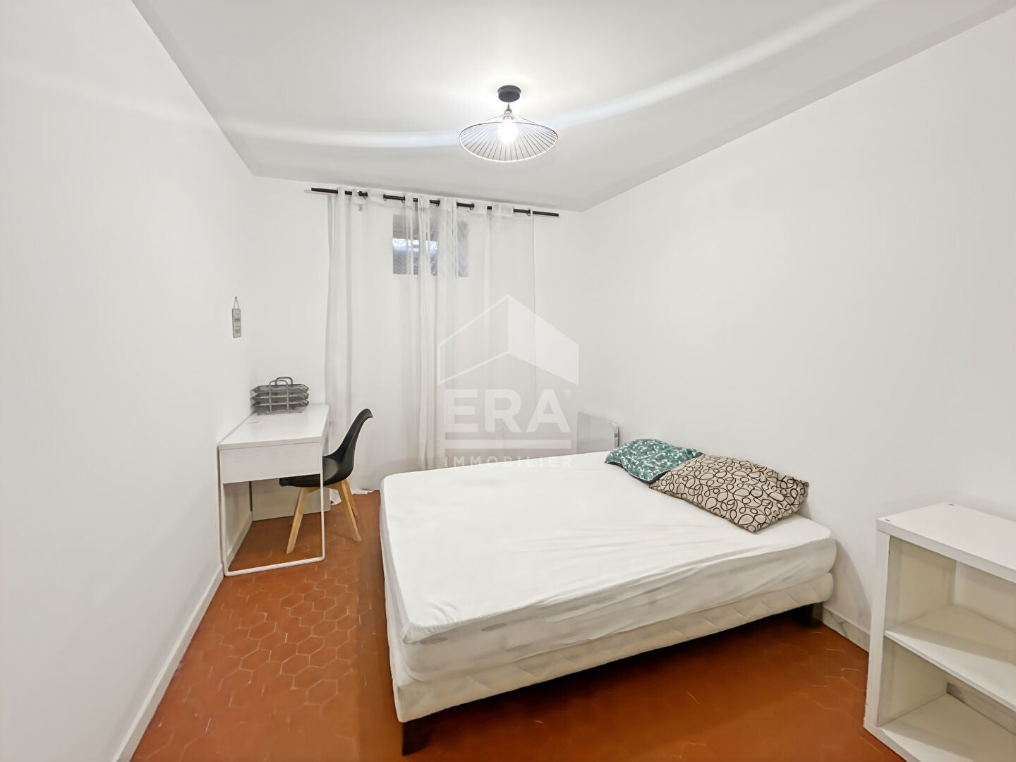 Chambre Rue des Trois Frères Carasso à Marseille