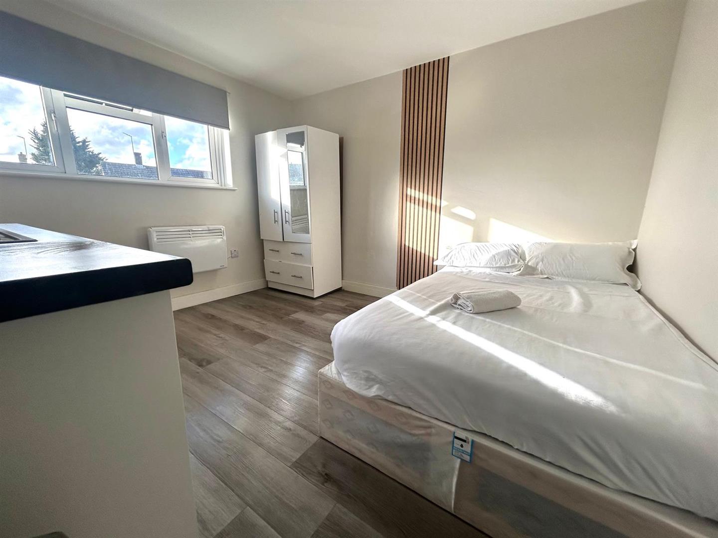 Room Ashwood Road in Hertsmere