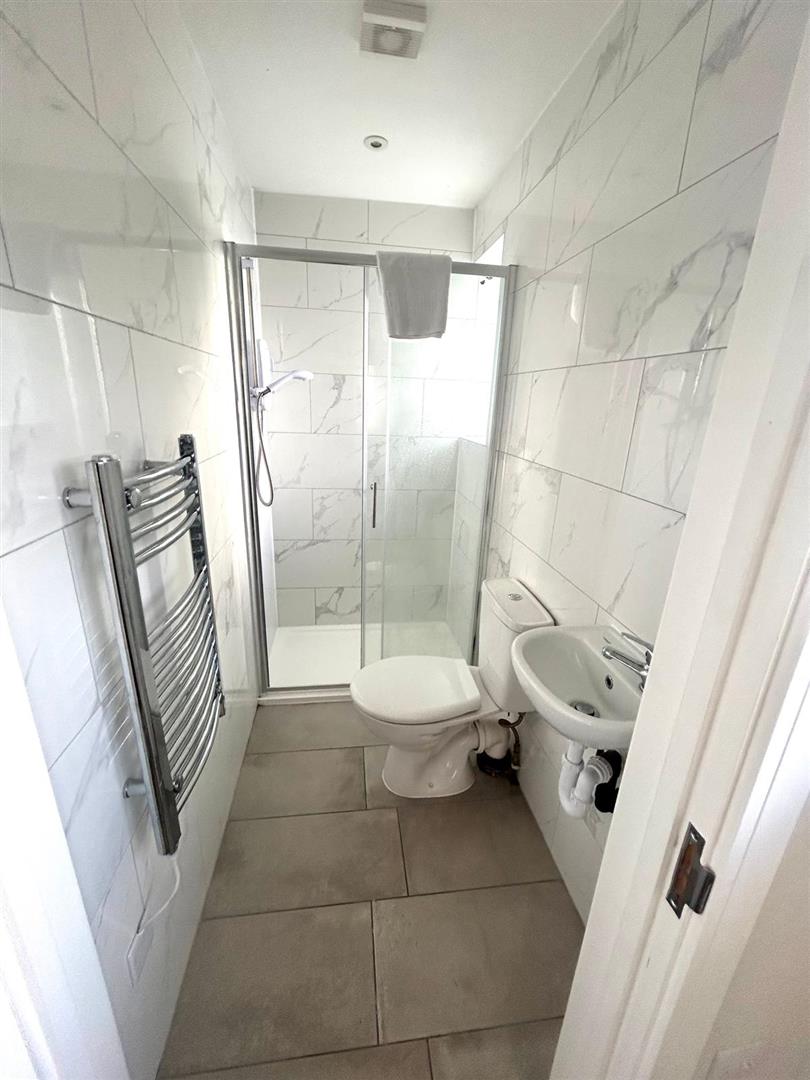 Room Ashwood Road in Hertsmere