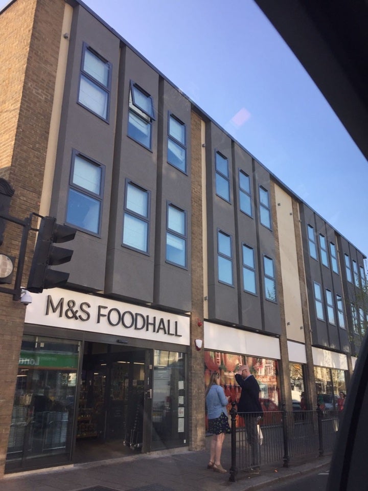 Flat Lordship Lane in Greater London