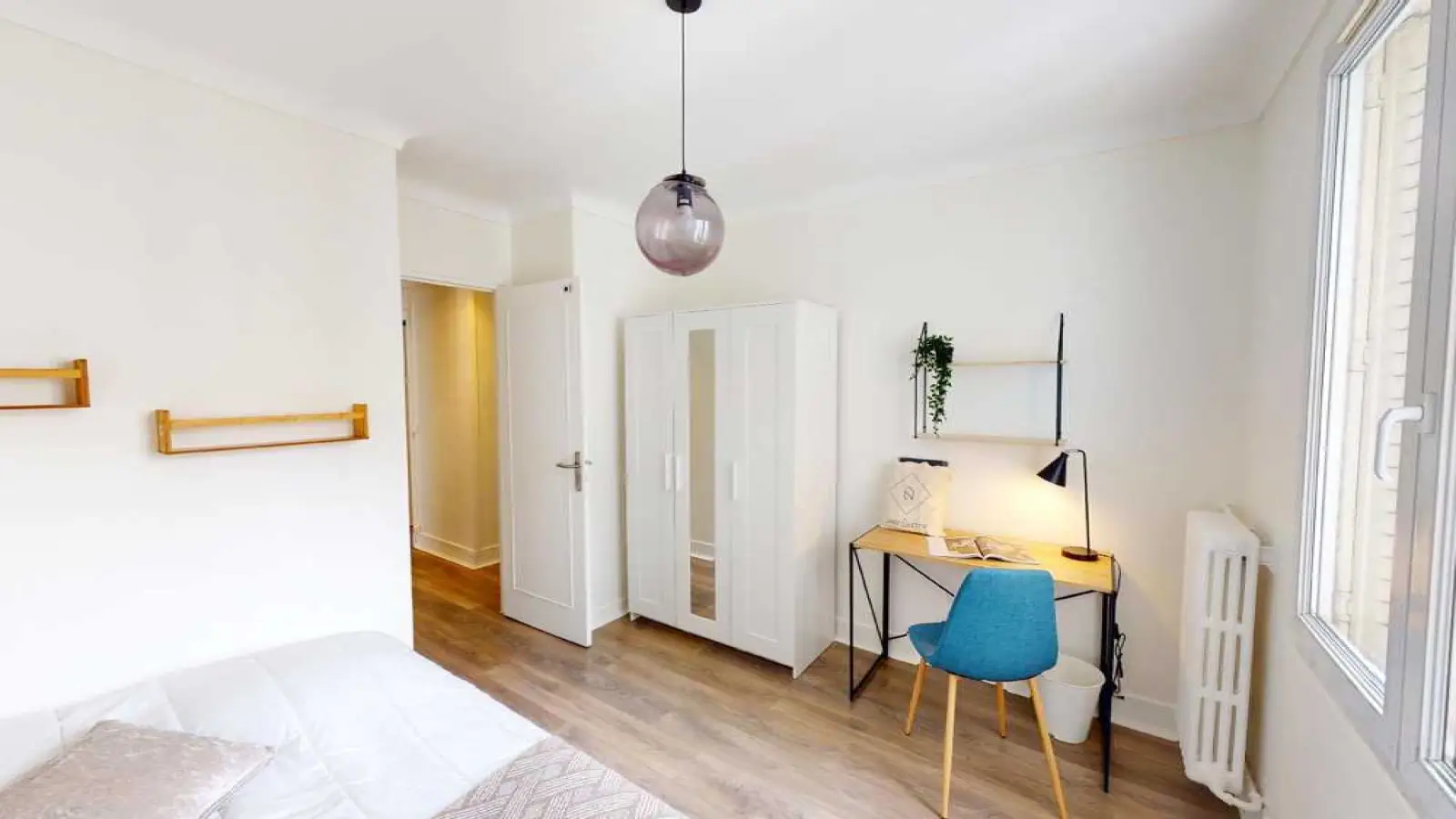 Flat Rue de la Crèche in Paris