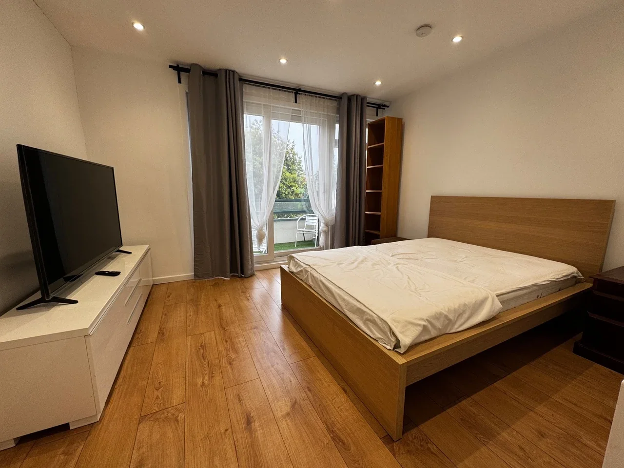 House Belgrave Walk in Greater London
