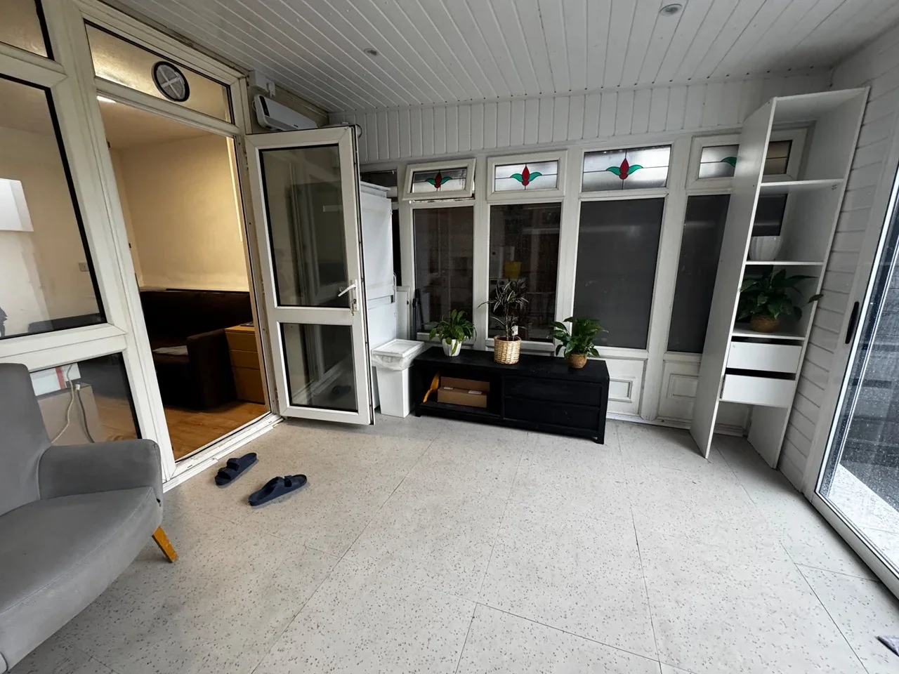 House Belgrave Walk in Greater London