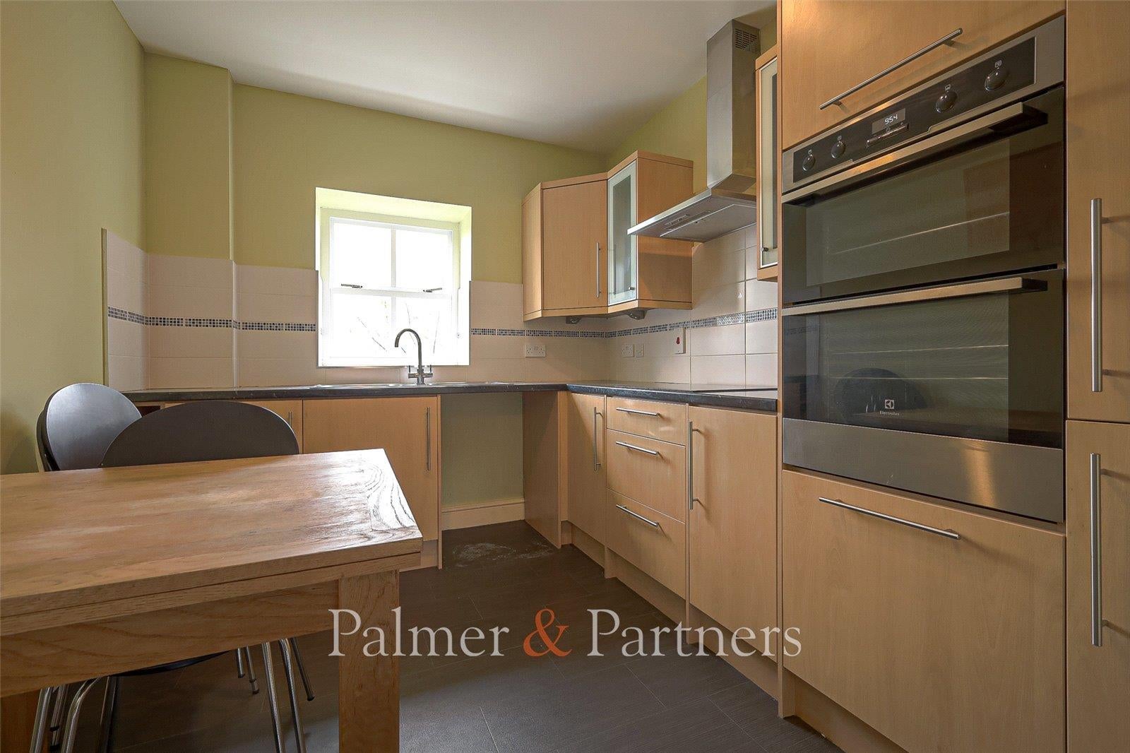 Flat Ivry Street in Ipswich