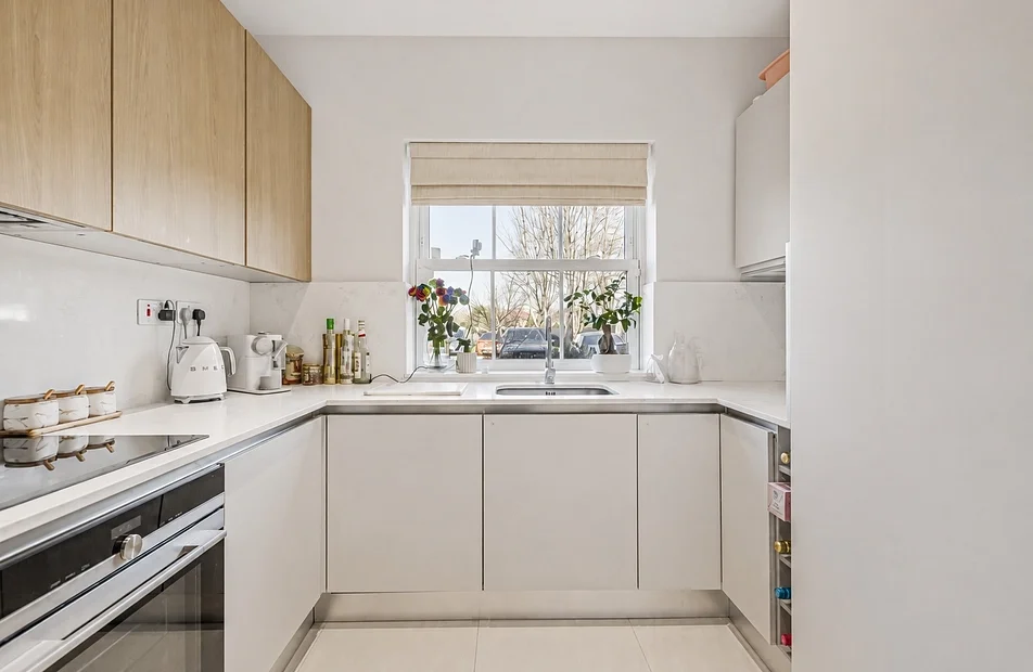 House Accommodation Road in Greater London