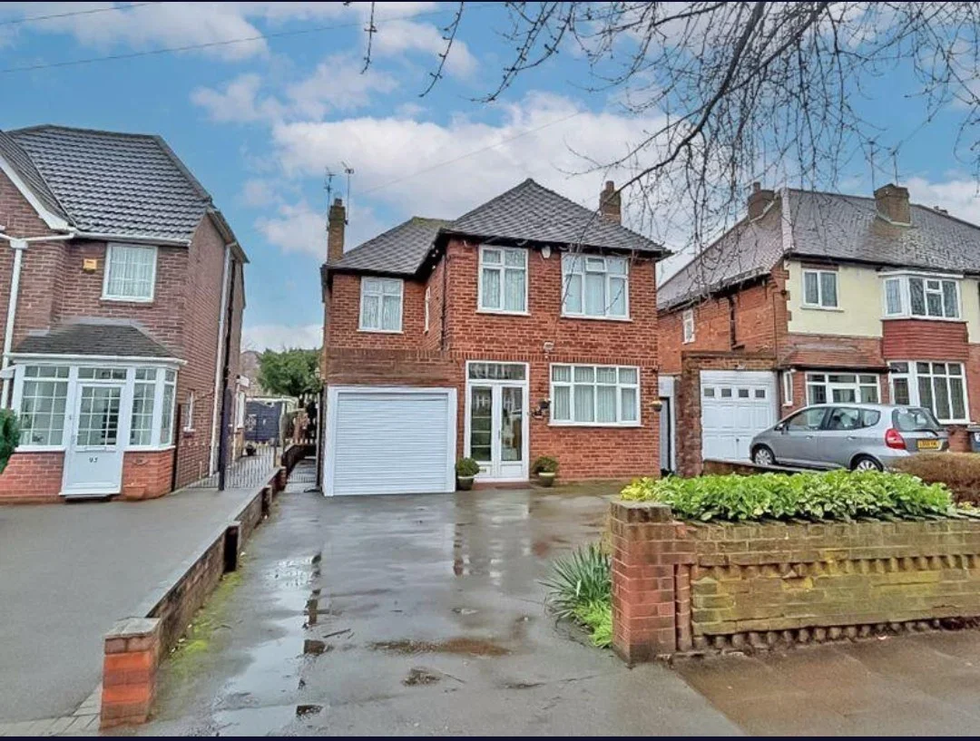House Woden Road East in Sandwell