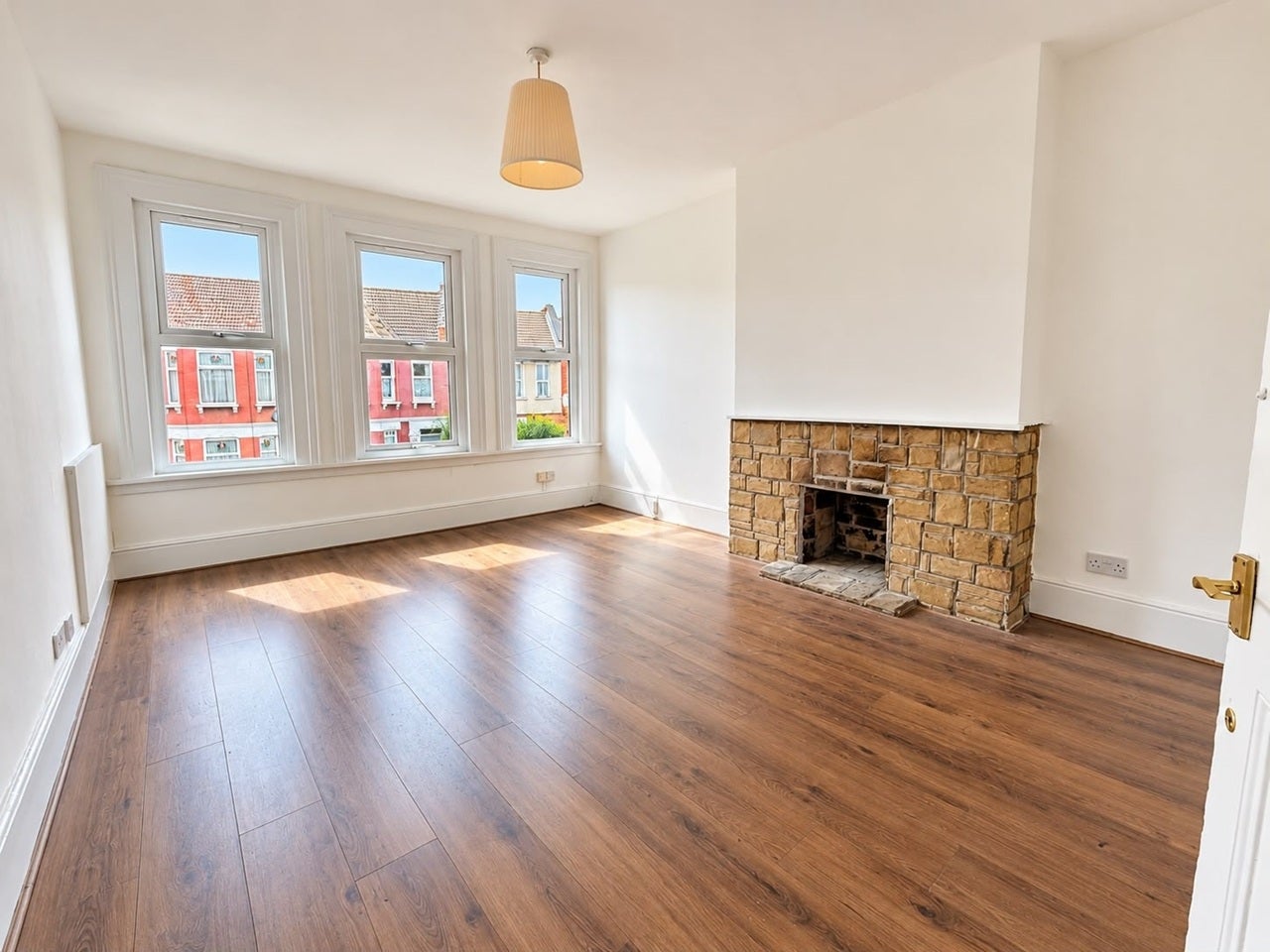 Flat Westbury Avenue in Greater London
