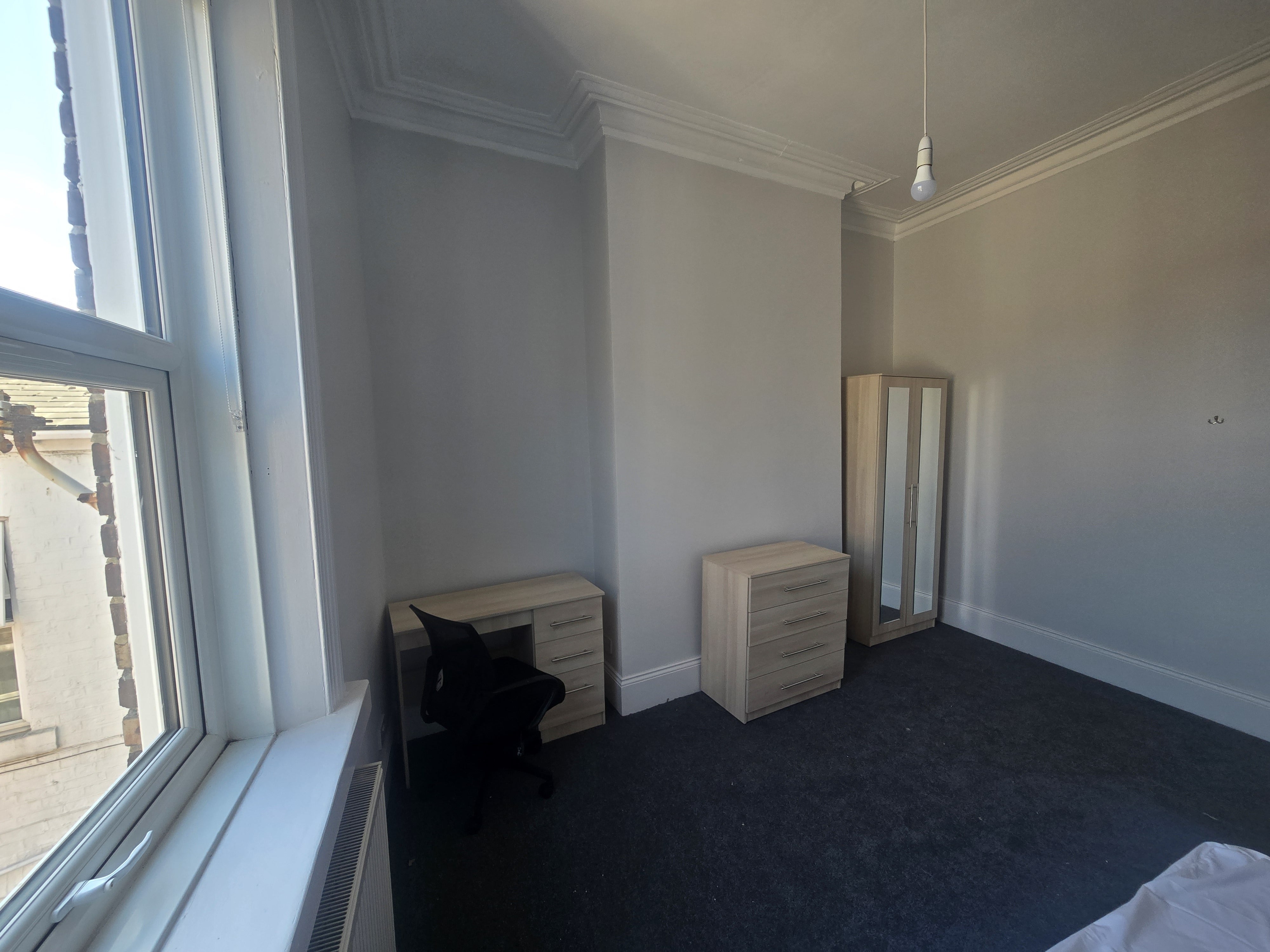 Room Thompson Road in Sunderland