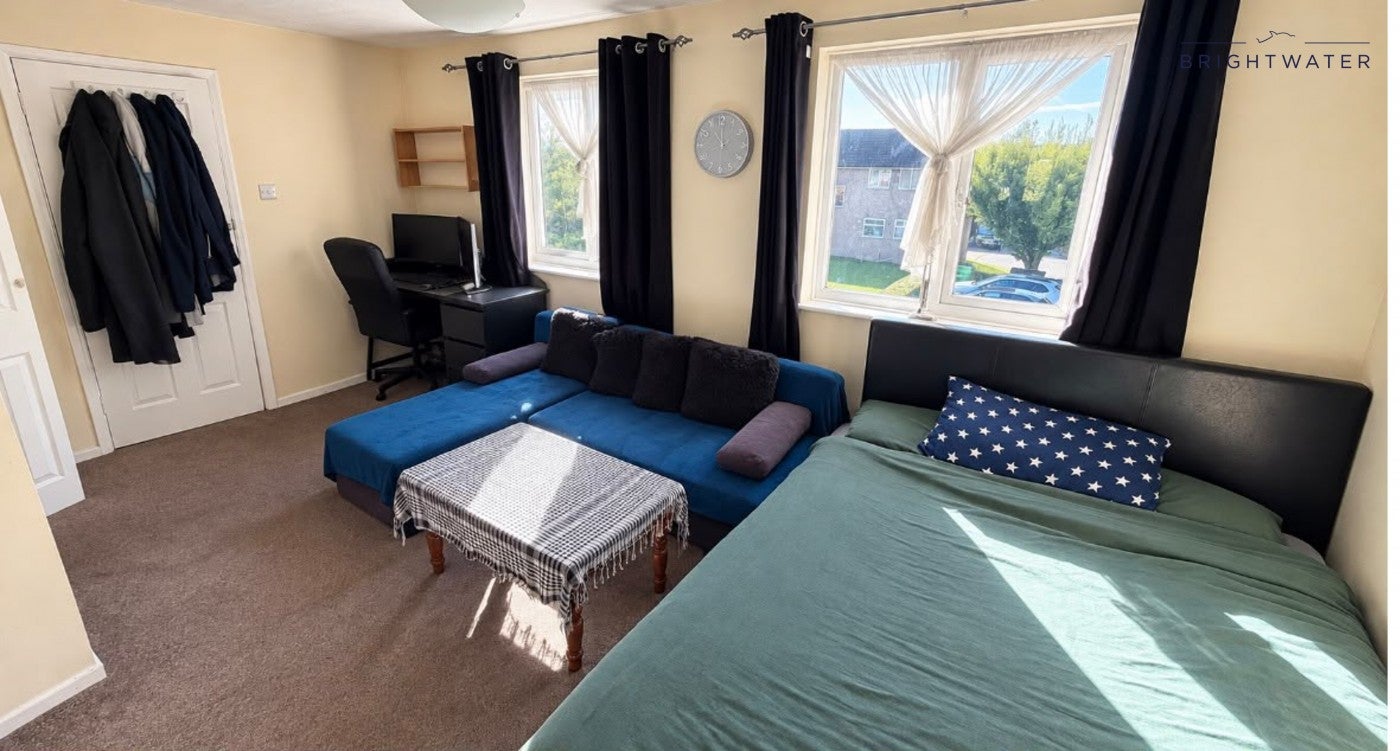 Flat Willow Drive in New Forest
