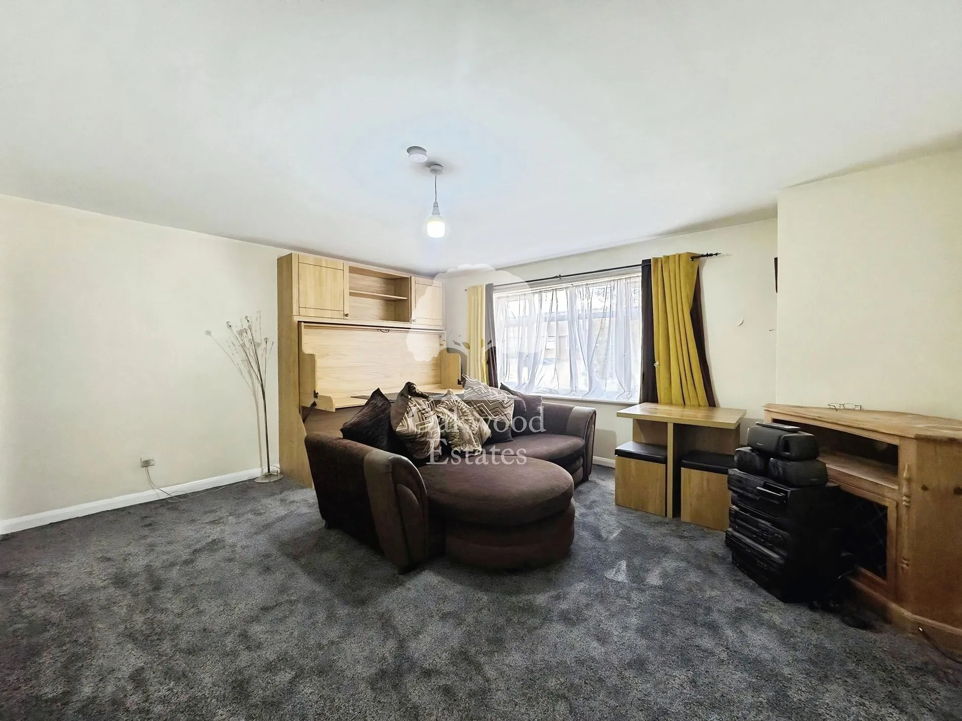 Flat Wexham Road in Slough